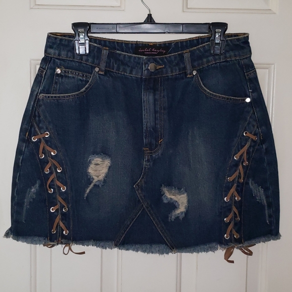 Isabel Hayley Denim Distressed Raw Hem Mini Skirt - Picture 5 of 15